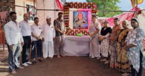 शालिनीताई विखे पाटील यांची जाधव कुटुंबियांना सांत्वन भेट